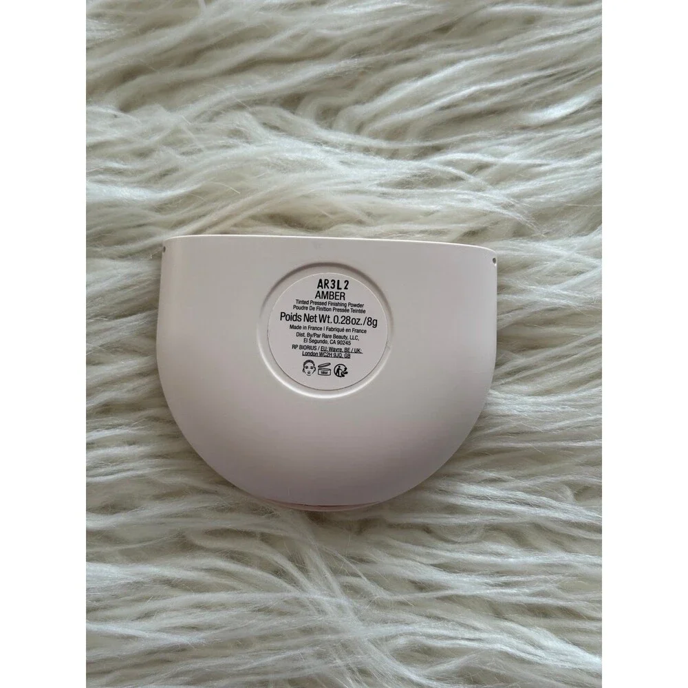 Rare Beauty True to Myself Tinted Pressed Talc-Free Finishing Powder Amber